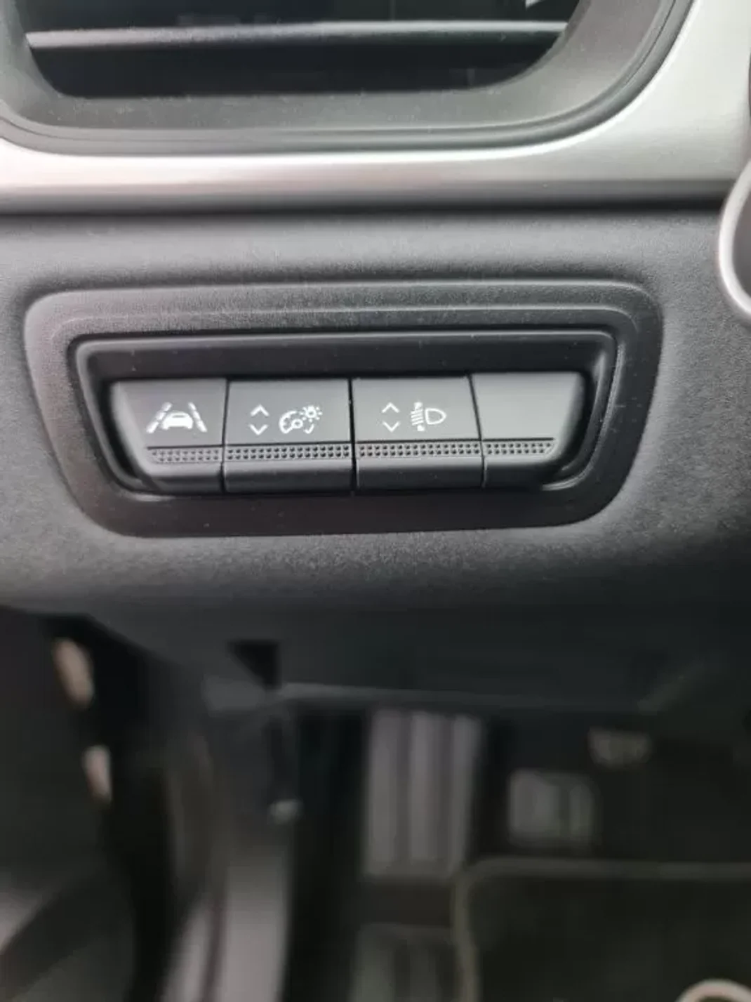 Renault Captur 2020 - 17990 EUR, 150000 km - AUTO.MOTO.pt - 150000km - foto 37 de 43