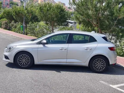 Renault Mégane 2016 - 8780 EUR, 252000 km - AUTO.MOTO.pt - 252000km - foto 11 de 36