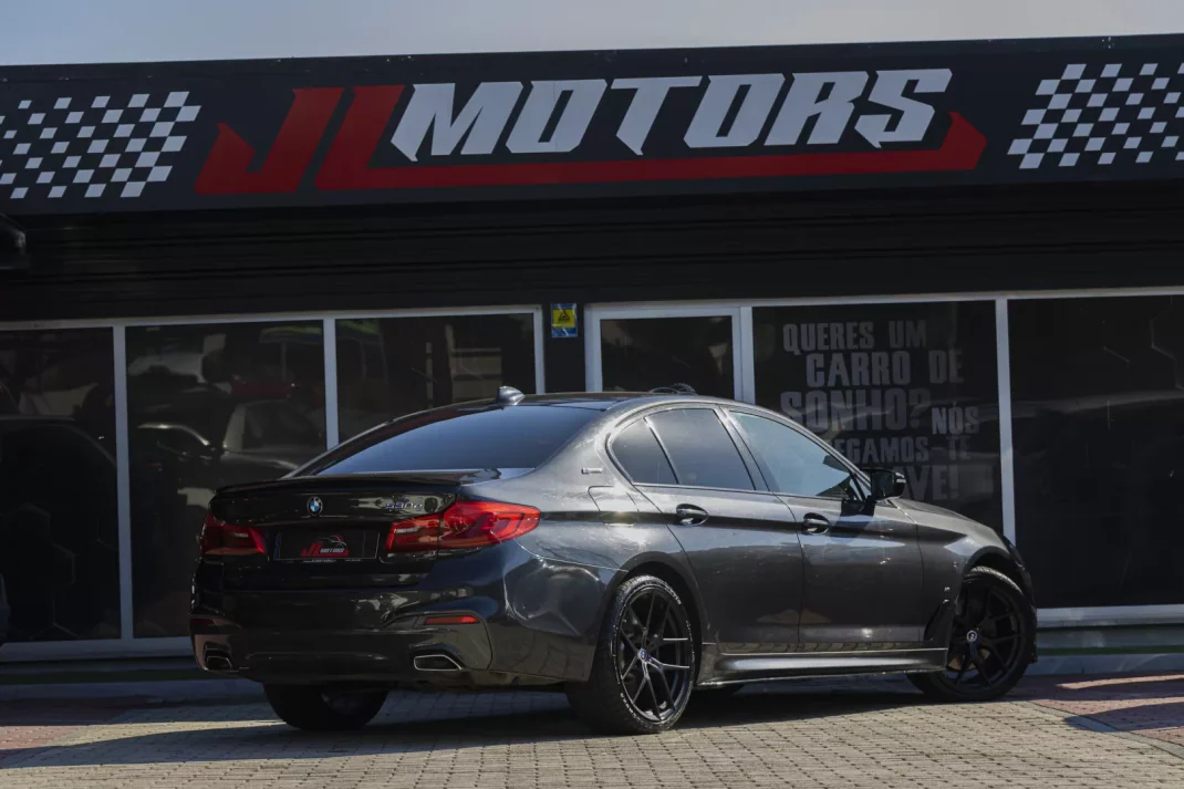 BMW 530e 2019 - 26850 EUR, 181810 km - AUTO.MOTO.pt - 181810km - foto 41 de 47