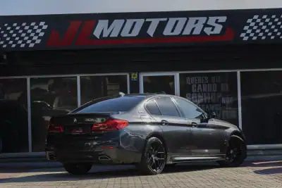 BMW 530e 2019 - 26850 EUR, 181810 km - AUTO.MOTO.pt - 181810km - foto 41 de 47