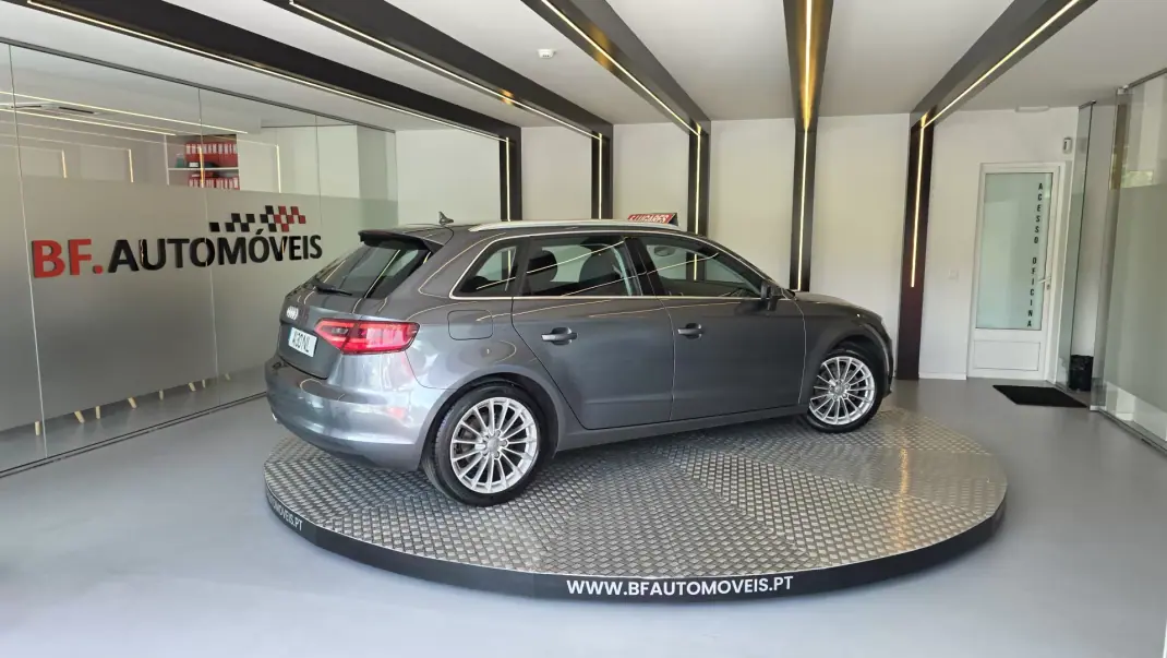 Audi A3 Sportback 2013 - 9900 EUR, 274066 km - AUTO.MOTO.pt - 274066km - foto 4 de 58