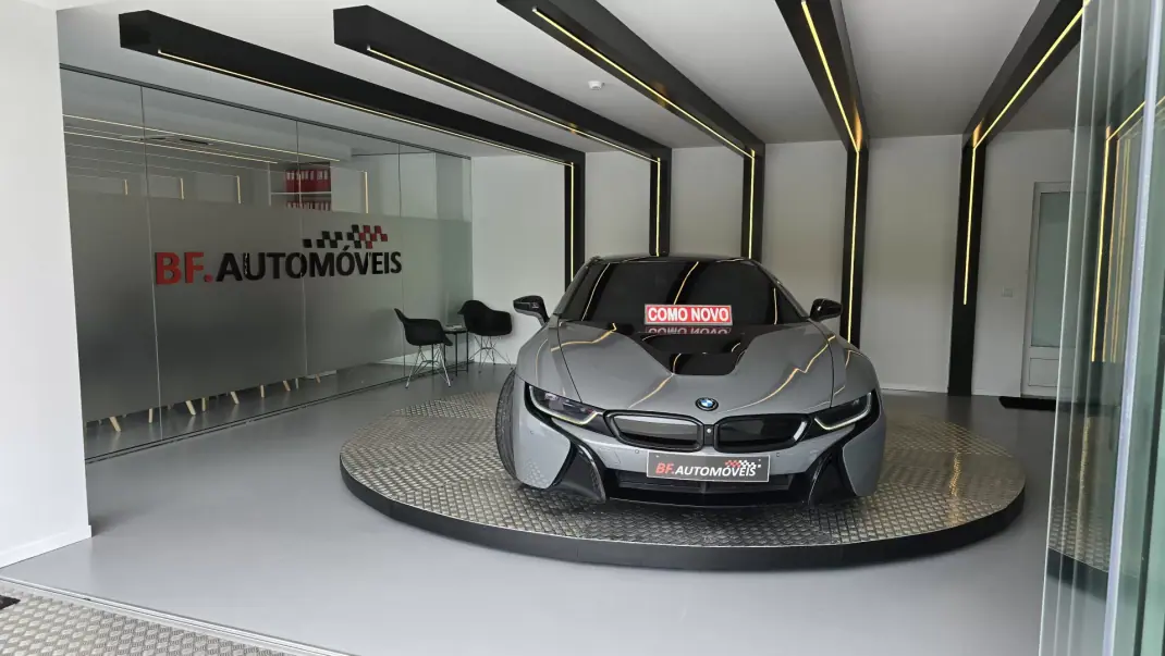 BMW i8 2015 - 62500 EUR, 132830 km - 132830km - foto 9 de 50