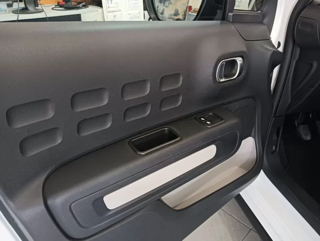 Citroën C3 2018 - 13800 EUR, 156000 km - AUTO.MOTO.pt - 156000km - foto 5 de 14