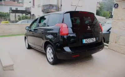 Peugeot 5008 2015 - 7450 EUR, 221000 km - AUTO.MOTO.pt - 221000km - foto 7 de 26