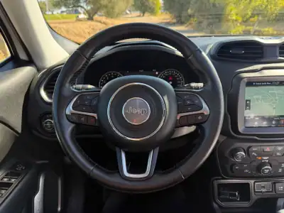 Jeep Renegade 2019 - 15995 EUR, 105000 km - AUTO.MOTO.pt - 105000km - foto 11 de 34