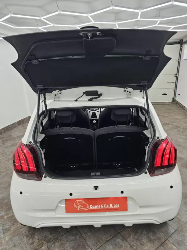 Peugeot 108 2015 - 8650 EUR, 88563 km - AUTO.MOTO.pt - 88563km - foto 52 de 53