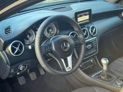 Mercedes-Benz A 180 2013 - 11500 EUR, 284000 km - AUTO.MOTO.pt - 284000km - foto 5 de 12