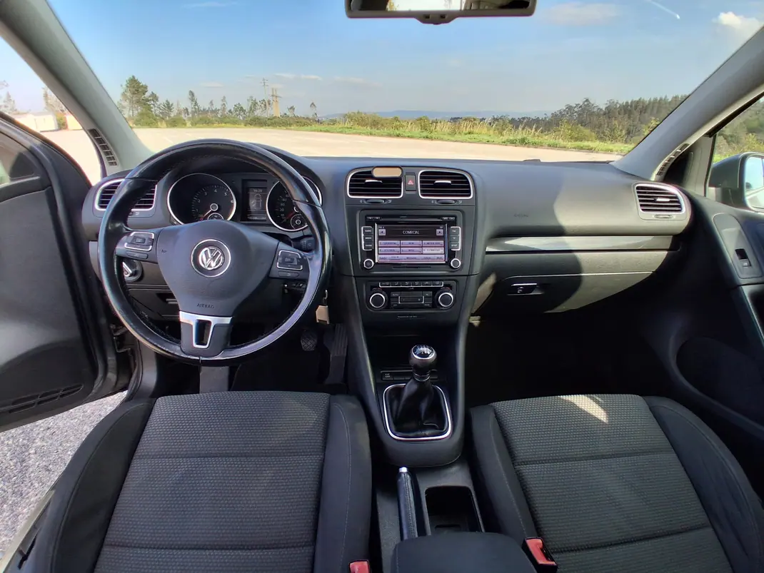 Volkswagen Golf 2010 - 6999 EUR, 195500 km - AUTO.MOTO.pt - 195500km - foto 10 de 20