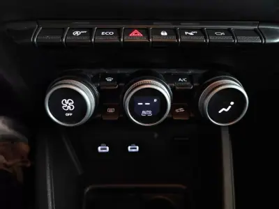 Dacia Duster 2023 - 16750 EUR, 65400 km - AUTO.MOTO.pt - 65400km - foto 29 de 35