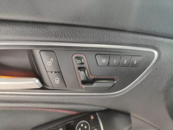 Mercedes-Benz CLA 45 AMG 2014 - 32990 EUR, 130000 km - AUTO.MOTO.pt - 130000km - foto 22 de 40