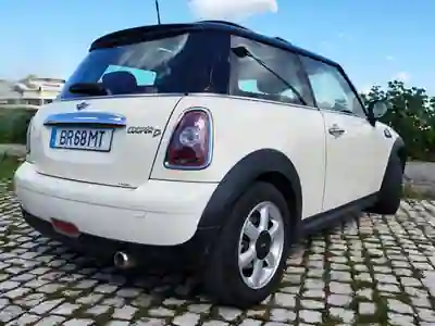 MINI Cooper 2009 - 5950 EUR, 230000 km - AUTO.MOTO.pt - 230000km - foto 6 de 15