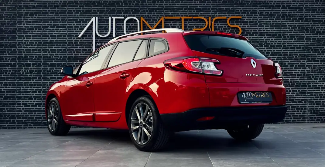 Renault Mégane Sport Tourer 2014 - 8750 EUR, 198000 km - AUTO.MOTO.pt - 198000km - foto 5 de 12
