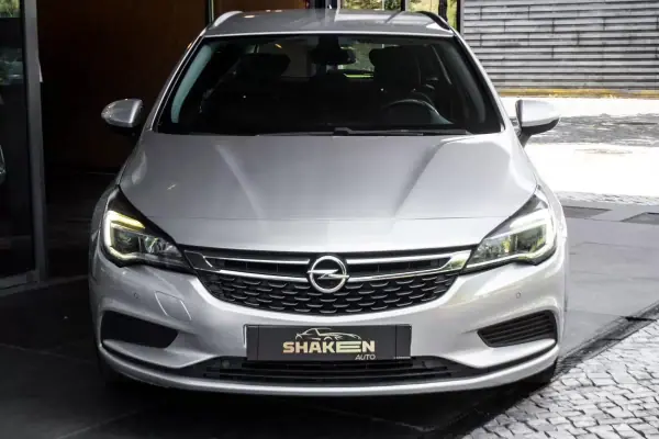 Opel Astra Sports Tourer 2018 - 9900 EUR, 225626 km - AUTO.MOTO.pt - 225626km - foto 7 de 34