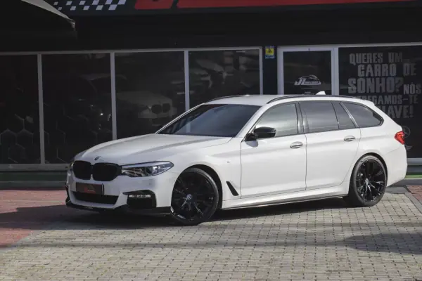 BMW 520 2018 - 29990 EUR, 144060 km - AUTO.MOTO.pt - 144060km - foto 5 de 41