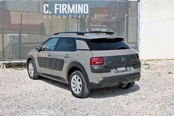 Citroën C4 Cactus 2014 - 11950 EUR, 148141 km - AUTO.MOTO.pt - 148141km - foto 8 de 27