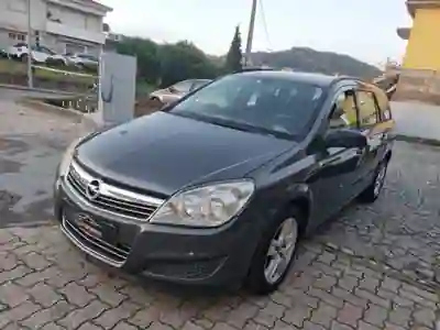 Opel Astra 2009 - 3999 EUR, 158000 km - AUTO.MOTO.pt - 158000km - foto 3 de 15