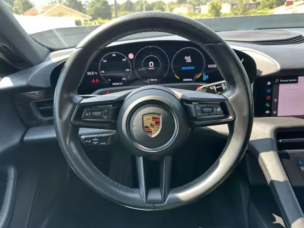 Porsche Taycan 2022 - 67900 EUR, 90000 km - AUTO.MOTO.pt - 90000km - foto 44 de 60
