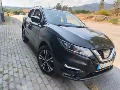 Nissan Qashqai 2017 - 15900 EUR, 175000 km - AUTO.MOTO.pt - 175000km - foto 2 de 6
