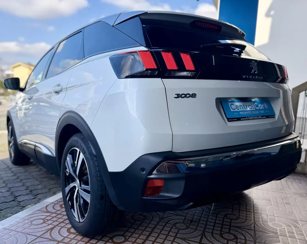 Peugeot 3008 2020 - 22950 EUR, 73000 km - AUTO.MOTO.pt - 73000km - foto 7 de 30