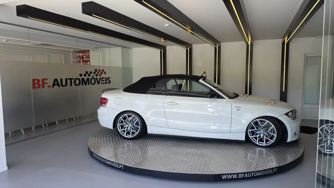 BMW 118 2009 - 12900 EUR, 225191 km - AUTO.MOTO.pt - 225191km - foto 8 de 61
