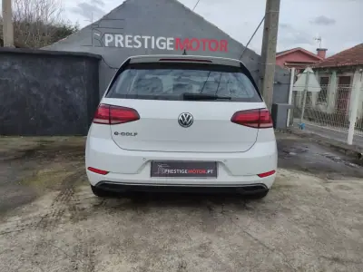 Volkswagen e-Golf 2019 - 15900 EUR, 81000 km - AUTO.MOTO.pt - 81000km - foto 7 de 26