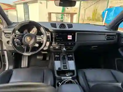 Porsche Macan 2022 — foto 6 de 15