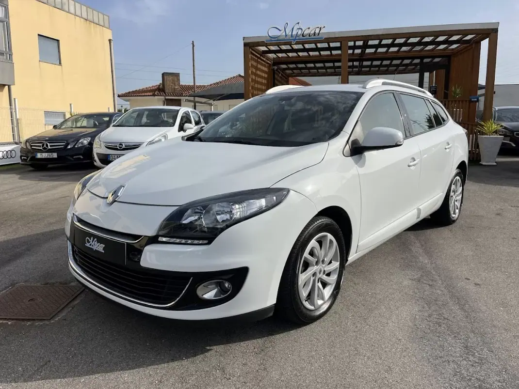 Renault Mégane Sport Tourer 2012 - 6950 EUR, 227000 km - AUTO.MOTO.pt - 227000km - foto 9 de 36