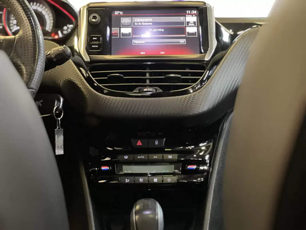 Peugeot 2008 2016 - 10990 EUR, 60000 km - 60000km - foto 18 de 60