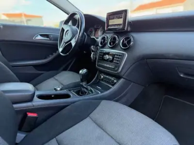 Mercedes-Benz A 160 2014 - 11900 EUR, 220000 km - AUTO.MOTO.pt - 220000km - foto 9 de 9