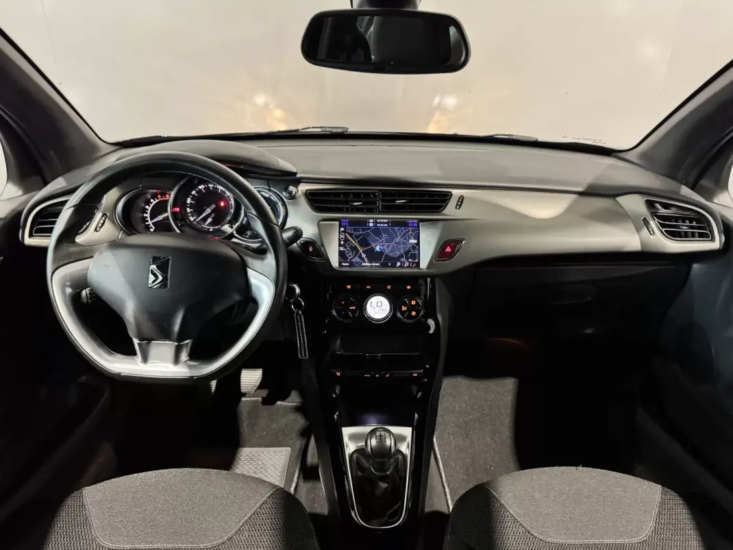 DS 3 CABRIO 2018 - 12900 EUR, 133595 km - 133595km - foto 11 de 39