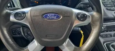Ford Tourneo Connect 2017 - 15990 EUR, 137396 km - AUTO.MOTO.pt - 137396km - foto 9 de 19
