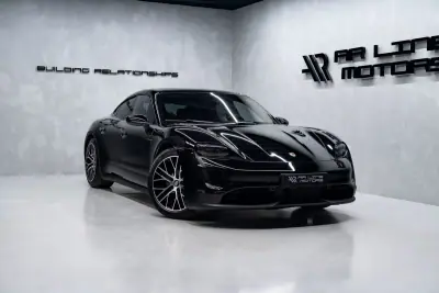 Porsche Taycan 2023 — foto 3 de 56