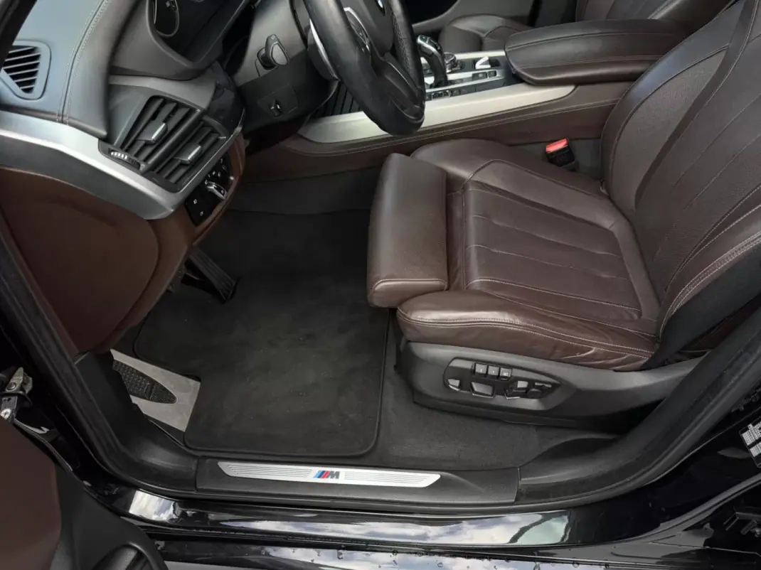 BMW X5 2016 - 29900 EUR, 118000 km - AUTO.MOTO.pt - 118000km - foto 8 de 12