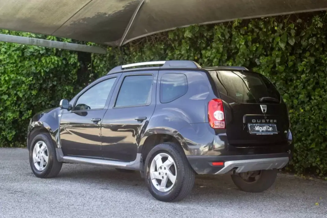 Dacia Duster 2011 - 10750 EUR, 149000 km - AUTO.MOTO.pt - 149000km - foto 10 de 15