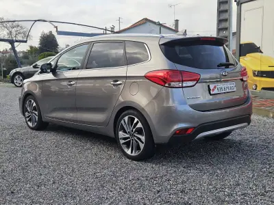 Kia Carens 2018 - 17500 EUR, 138200 km - AUTO.MOTO.pt - 138200km - foto 8 de 63
