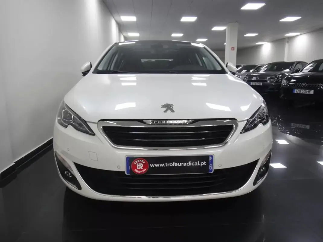 Peugeot 308 2016 - 10500 EUR, 136000 km - AUTO.MOTO.pt - 136000km - foto 2 de 26