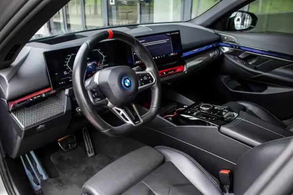 BMW i5 2023 - 74990 EUR, 17145 km - AUTO.MOTO.pt - 17145km - foto 36 de 60