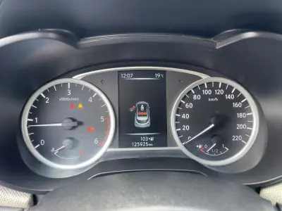 Nissan Micra 2018 - 13950 EUR, 125925 km - 125925km - foto 11 de 13