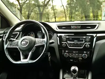 Nissan Qashqai 2017 - 18000 EUR, 112000 km - AUTO.MOTO.pt - 112000km - foto 12 de 20