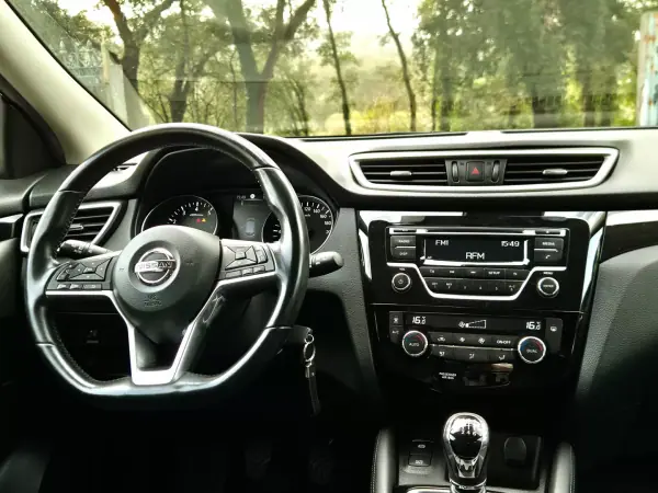 Nissan Qashqai 2017 - 18000 EUR, 112000 km - AUTO.MOTO.pt - 112000km - foto 12 de 20