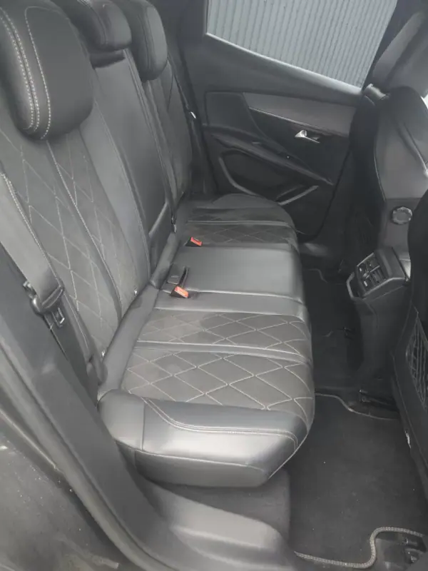 Peugeot 3008 2018 - 19950 EUR, 162300 km - AUTO.MOTO.pt - 162300km - foto 28 de 29