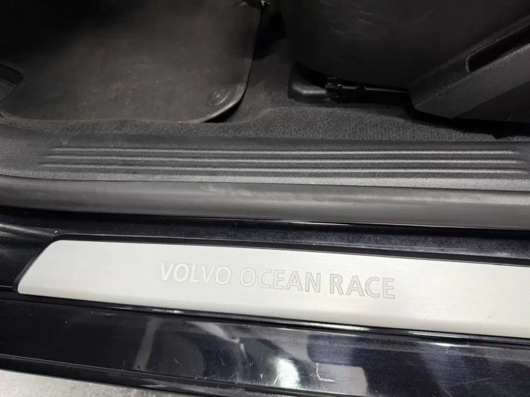 Volvo V40 2015 - 11990 EUR, 151000 km - 151000km - foto 15 de 29