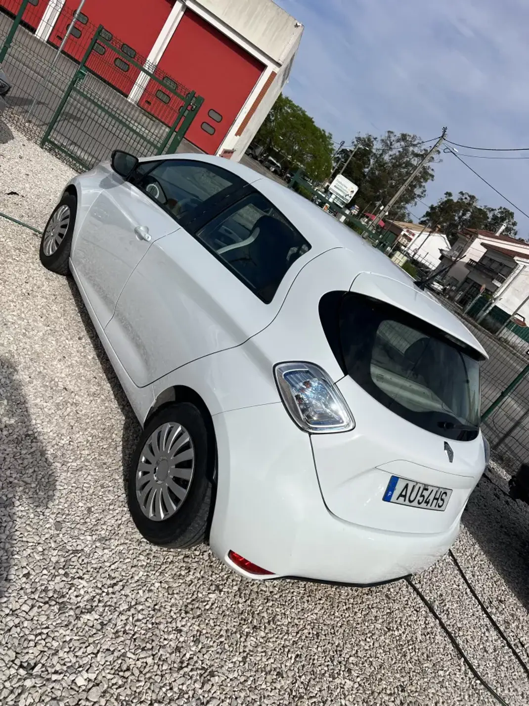 Renault Zoe 2019 - 10900 EUR, 17500 km - AUTO.MOTO.pt - 17500km - foto 3 de 5