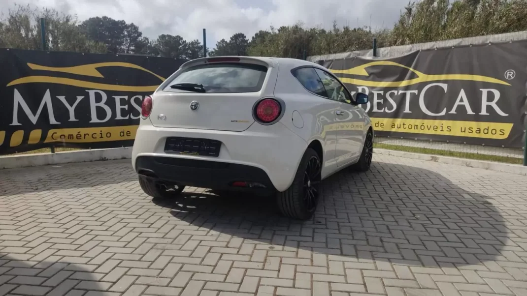 Alfa Romeo MiTo 2010 - 9900 EUR, 136403 km - AUTO.MOTO.pt - 136403km - foto 4 de 9