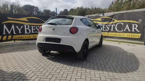 Alfa Romeo MiTo 2010 - 9900 EUR, 136403 km - AUTO.MOTO.pt - 136403km - foto 4 de 9