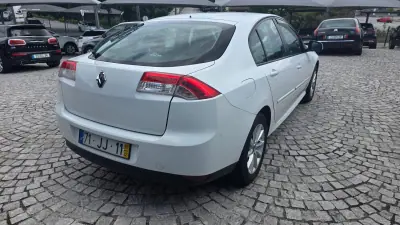 Renault Laguna 2007 - 4490 EUR, 213000 km - AUTO.MOTO.pt - 213000km - foto 5 de 16
