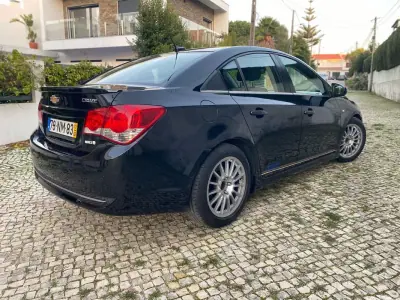 Chevrolet Cruze 2013 - 10750 EUR, 115000 km - AUTO.MOTO.pt - 115000km - foto 24 de 42