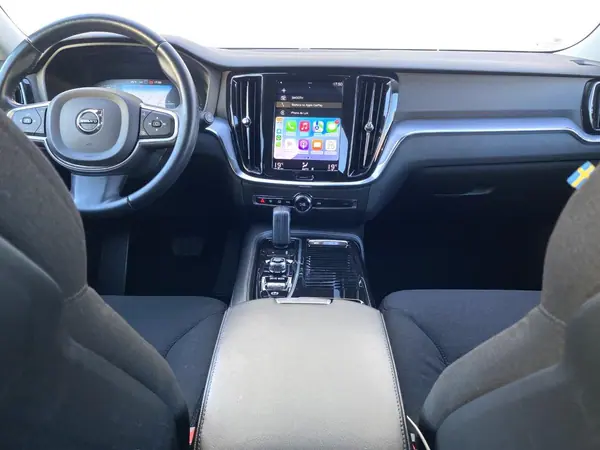 Volvo V60 2021 - 28750 EUR, 61000 km - AUTO.MOTO.pt - 61000km - foto 6 de 11
