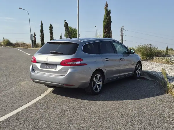 Peugeot 308 SW 2016 - 10490 EUR, 123507 km - 123507km - foto 4 de 28