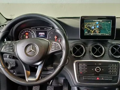 Mercedes-Benz A 180 2017 - 17490 EUR, 102325 km - AUTO.MOTO.pt - 102325km - foto 7 de 13